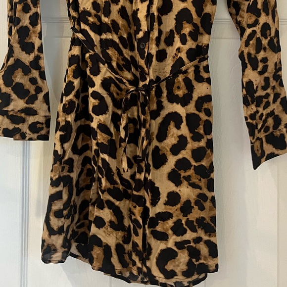 Animal Print button down Dress - Picture 5 of 5